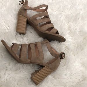 Brown blocked platforms